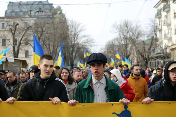 Odessa Ucrainafebbraio 2022Le Persone Portano Bandiere Dell Ucraina Sulla Marcia — Foto Stock
