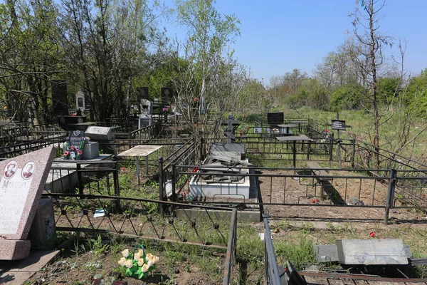2015年5月6日 乌克兰敖德萨俄罗斯对乌克兰的战争 俄罗斯火箭击中后的Tairovskoye墓地 — 图库照片