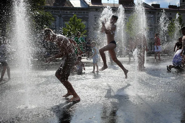 Lviv Ukraine June 2022 Children Bathe Fountain Building Lviv National — Fotografia de Stock