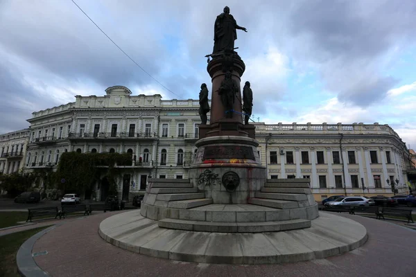 Odessa Ucrania Octubre 2022 Monumento Catherine Cubierto Pintura Las Inscripciones — Foto de Stock