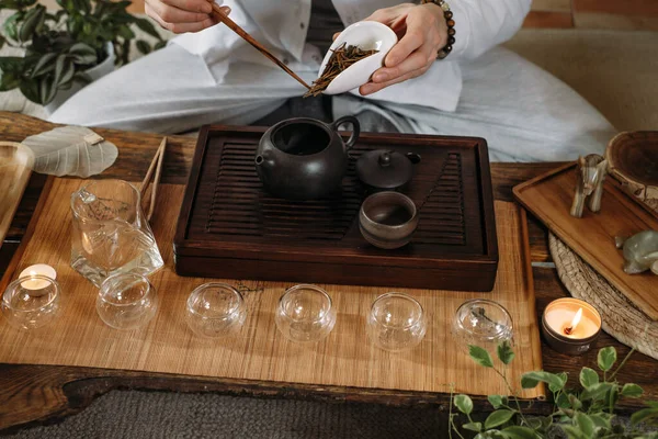 Schöne traditionelle chinesische Teezeremonie Gun Fu Cha — Stockfoto