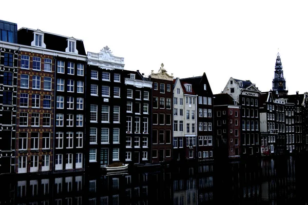Casas Holandesas Tradicionais Com Reflexos Água Canal Amsterdã Países Baixos — Fotografia de Stock