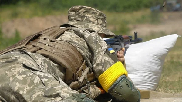 Ukraińskie Strzały Karabinu Maszynowego Pozycji — Zdjęcie stockowe