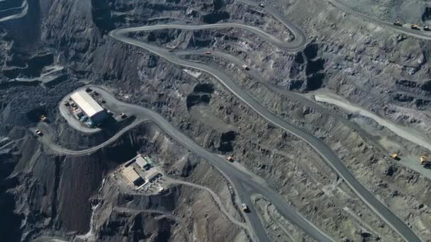 Minería Mineral Hierro Cantera Camiones Cantera Producción Metalúrgica Vuelo Drones — Vídeos de Stock