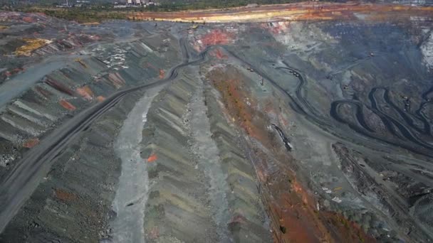 Minería Mineral Hierro Cantera Camiones Cantera Producción Metalúrgica Vuelo Drones — Vídeo de stock