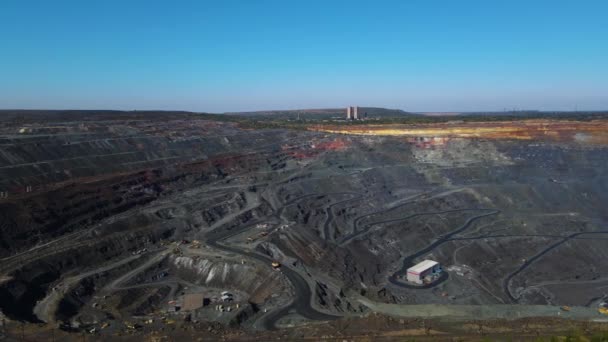 Pedreira Minério Ferro Mineração Pedreira Pedreira Caminhões Produção Metalúrgica Enorme — Vídeo de Stock