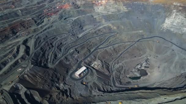 Minería Mineral Hierro Cantera Camiones Cantera Producción Metalúrgica Vuelo Drones — Vídeo de stock
