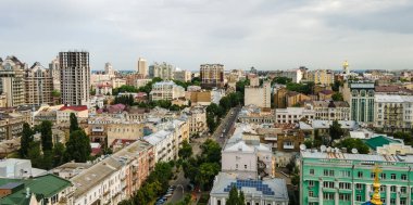 Kiev, Ukrayna 'nın başkenti. Kuş bakışı bir yaz insansız hava aracı ile çekim yapmak.