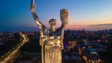 Ukrayna Kiev 'den Anavatan Anıtı