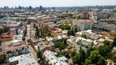 Kiev, Ukrayna 'nın başkenti. Kuş bakışı bir yaz insansız hava aracı ile çekim yapmak.