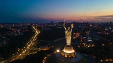 Ukrayna Kiev 'den Anavatan Anıtı