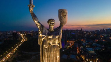 Ukrayna Kiev 'den Anavatan Anıtı