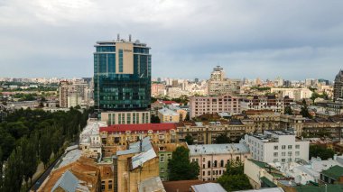 Kiev, Ukrayna 'nın başkenti. Kuş bakışı bir yaz insansız hava aracı ile çekim yapmak.