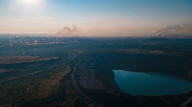 Taş ocağı demir cevheri üst görünüm madencilik