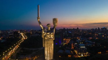 Ukrayna Kiev 'den Anavatan Anıtı