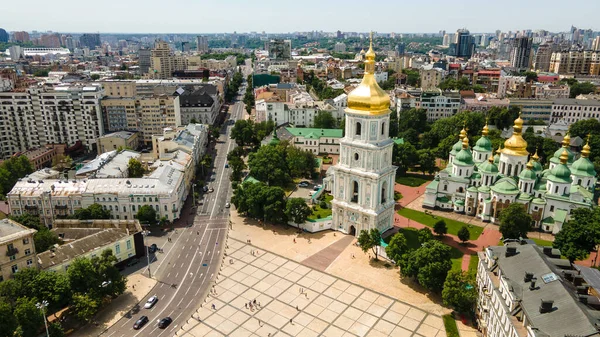 Aziz Sophia Katedrali Kiev. St. Sophia Meydanı 'nın tepesinden.