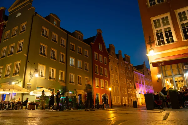 Scenic Zomeravond Panorama Van Architectonische Voetgangers Toeristen Mensen Lopen Langs — Stockfoto