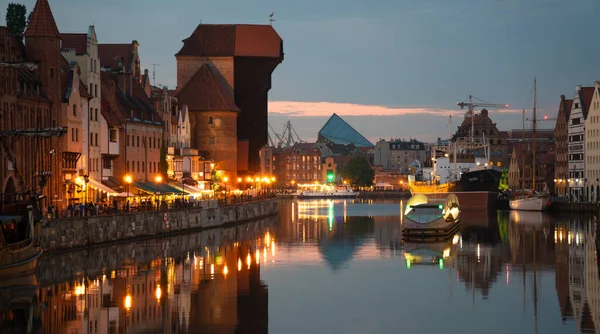 Malownicza Letnia Panorama Nabrzeża Architektonicznego Portu Bałtyckiego Przy Ulicy Wieczornej — Zdjęcie stockowe