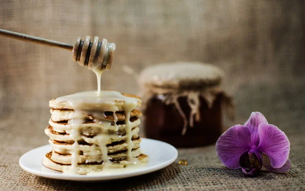 Leckere Nahrhafte Pfannkuchen Zum Frühstück — Stockfoto