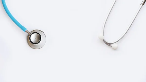 Zbliżenie Stetoskopu Izolowanego Białym Tle — Zdjęcie stockowe