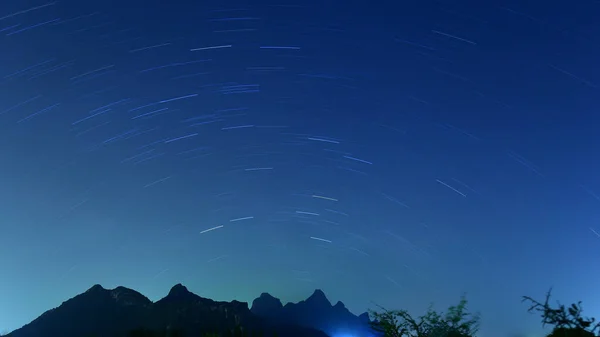 Paisagem Céu Noturno Com Muitas Estrelas Sobre Montanha Tailândia — Fotografia de Stock