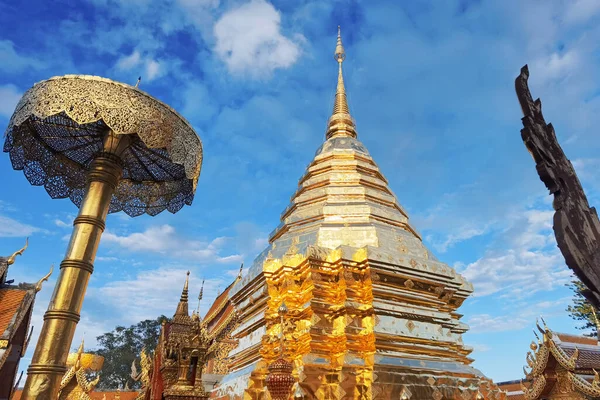 Золотая Пагода Ват Пхра Дой Сутеп Чиангмай Таиланд — стоковое фото