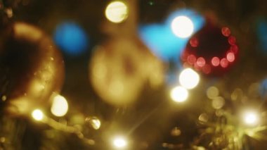 Evde Noel ağacı var.