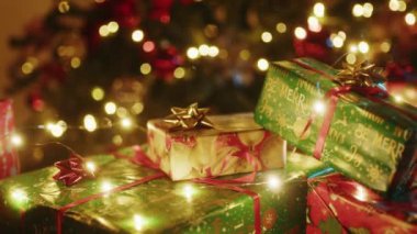 Evde Noel ağacı var.