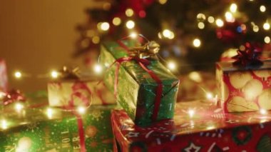 Evde Noel ağacı var.