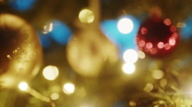 Evde Noel ağacı var.