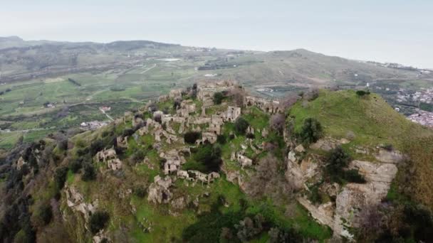 Abandoned town Brancaleone in Calabria, southern Italy — Stock Video