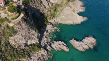 Montauro şehri yakınlarındaki Pietragrande Kayalıkları, Güney İtalya
