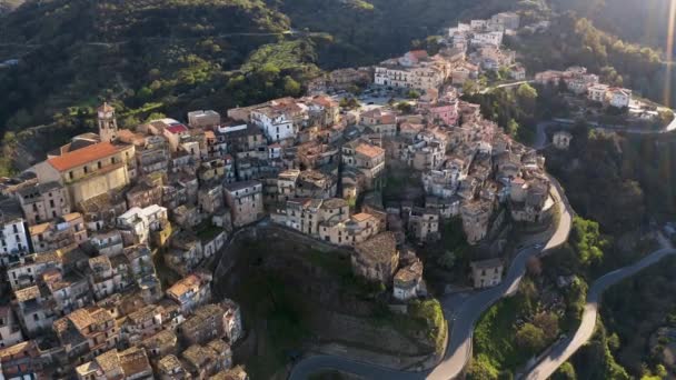 Город Бадолато в регионе Калабрия, Италия — стоковое видео