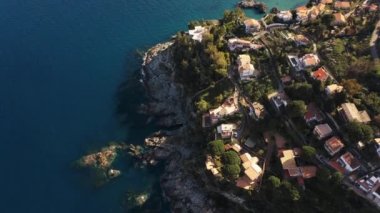 Montauro şehri yakınlarındaki Pietragrande Kayalıkları, Güney İtalya