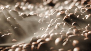 Kahve çekirdekli yüksek kaliteli kahve üretimi ve fırında sigara.