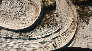 Sahilde motokros pisti