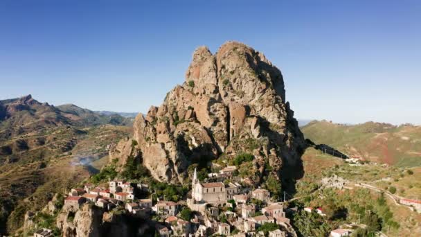 Kota hantu kuno Pentedattilo di gunung di Calabria — Stok Video