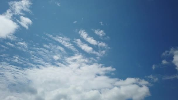 雲が右から左へ移動します タイムラプス撮影 — ストック動画