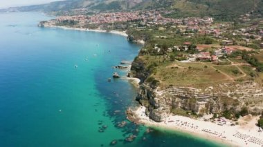 Calabria 'da Viola sahilleri ve güzel Akdeniz. Hava atışı