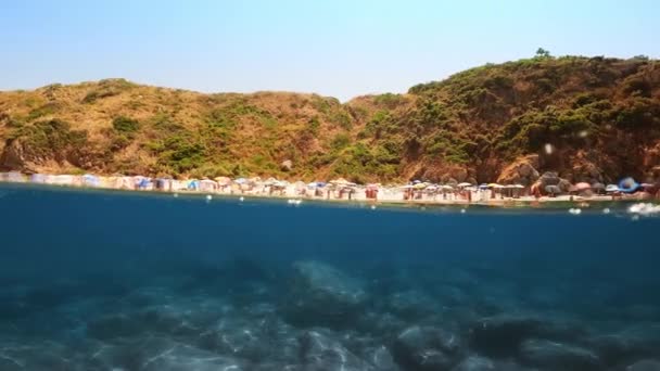 Sea Beach Umbrellas Seen Underwater — Video Stock