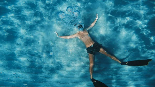 Young Boy Does Freediving Underwater Ocean — Zdjęcie stockowe