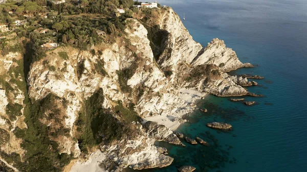 Cliff Calabria Land Mediterranean Sea Summer Season Aerial Drone Shoot 로열티 프리 스톡 이미지