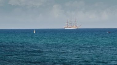 Amerigo Vespucci gemisi okul ve İtalyan donanma askerlerinin eğitimi için..