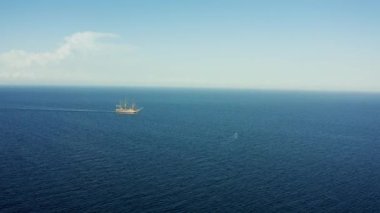 Amerigo Vespucci gemisi okul ve İtalyan donanma askerlerinin eğitimi için..