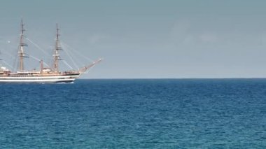 Amerigo Vespucci gemisi okul ve İtalyan donanma askerlerinin eğitimi için..
