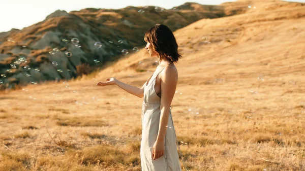 Beautiful Girl Dances Bubbles Yellow Field Countryside — Stock Photo, Image