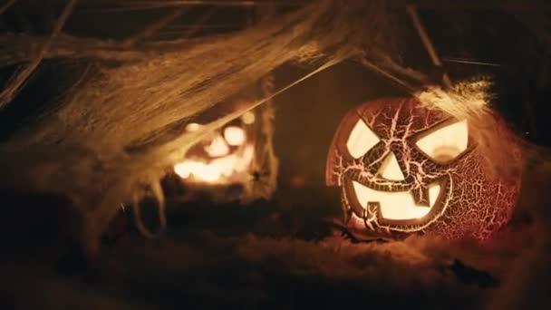 Cadılar Bayramı Balkabakları Halıda Şimşek Altında — Stok video