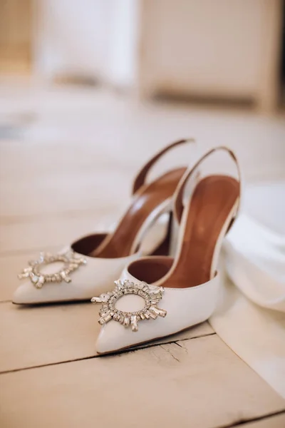 Menyasszony Fehér Esküvői Cipője Esküvői Kellékek Stock Kép