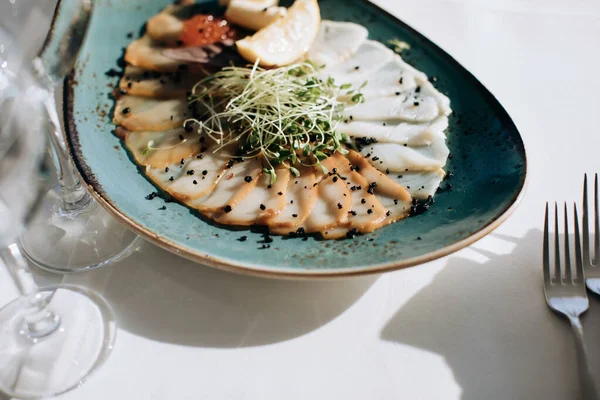 Pescado Surtido Plato Sobre Mesa Restaurante — Foto de Stock