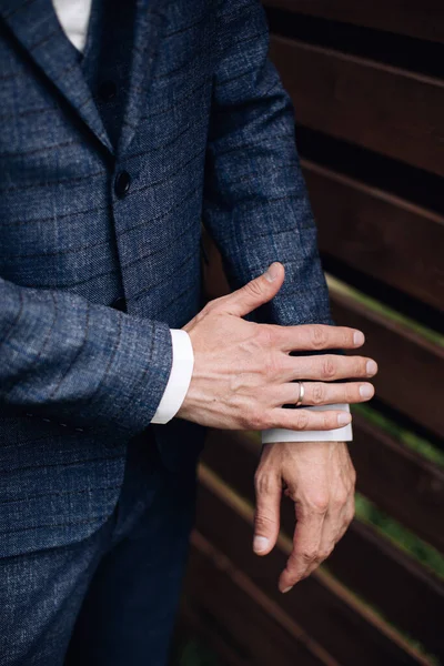 Groom Suit Adjusts Cuffs Fastens His Jacket — Stock Photo, Image